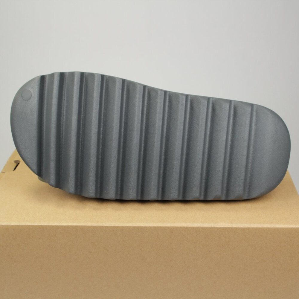 Adidas Yeezy Slate Grey-Size 10US-NEW WITH BOX- Unisex YZY SLIDE - ID2350 - Picture 3 of 7